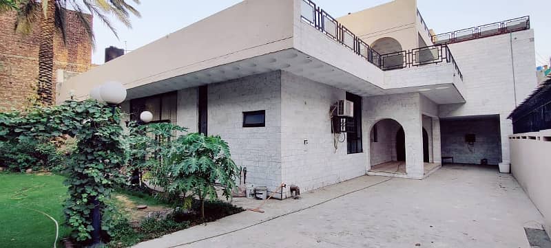 2 Knal full house for rent in model town link road with 3 bedrooms 33