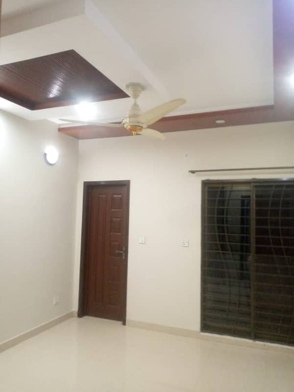 5 Used House For Sale In J Block 2