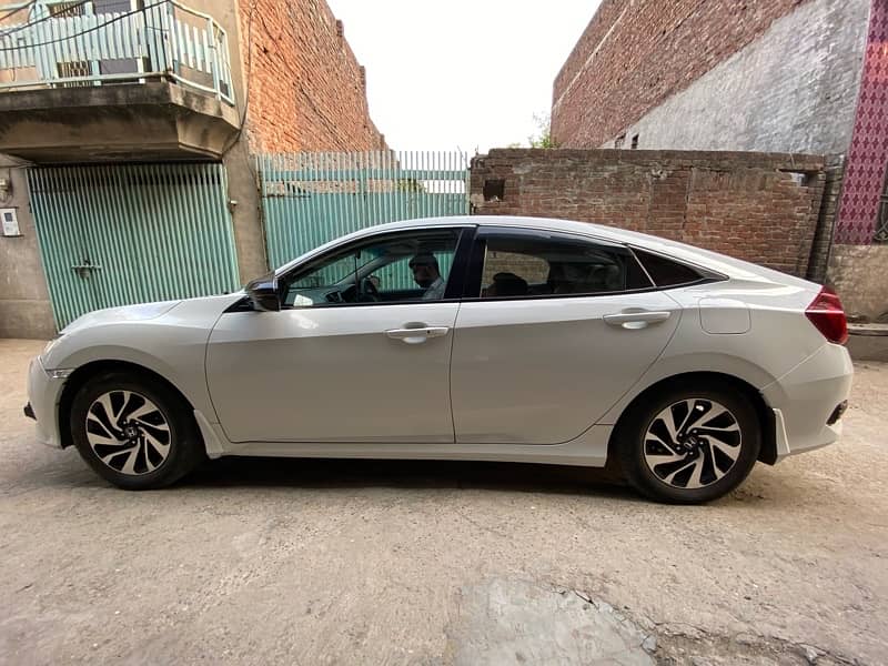 Honda Civic Oriel 2018 6