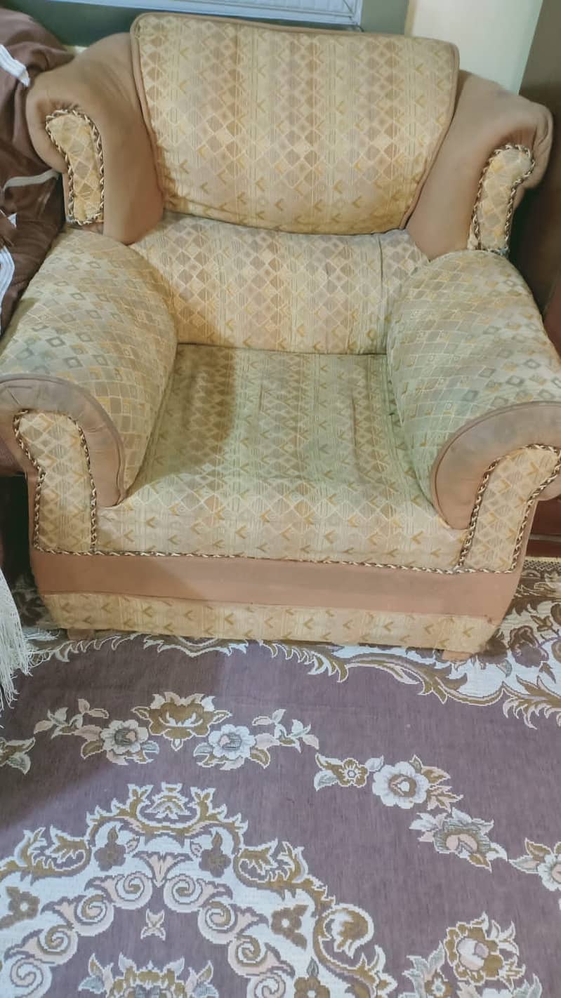 Sofa Set in good condition with Cover 0