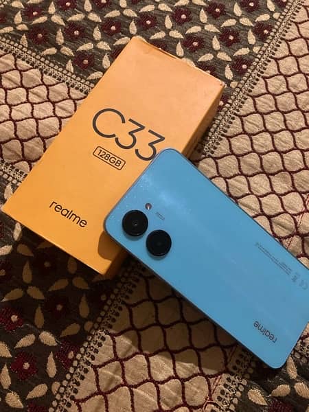 Realme c33 4/128 1