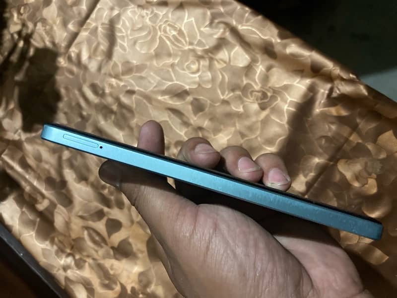 Realme c33 4/128 3