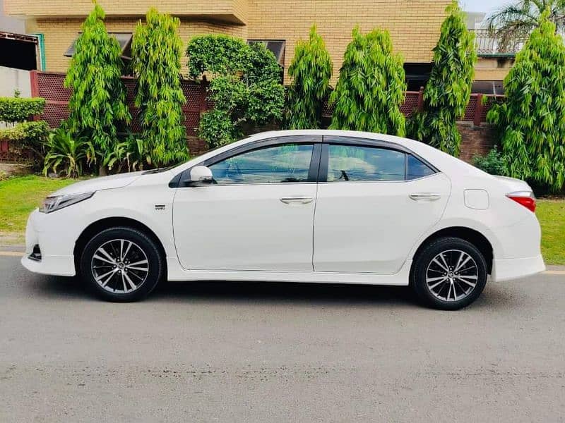 Toyota Altis Grande 2022 1