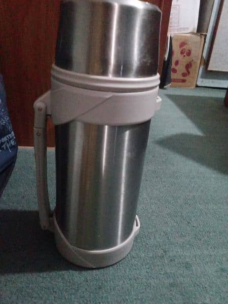 1800 ml Stainless Steel Water Bottle 1