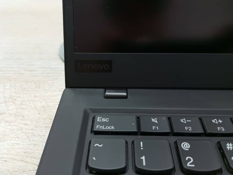 Lenovo Thinkpad X1 carbon intel i7 8th Laptop 3