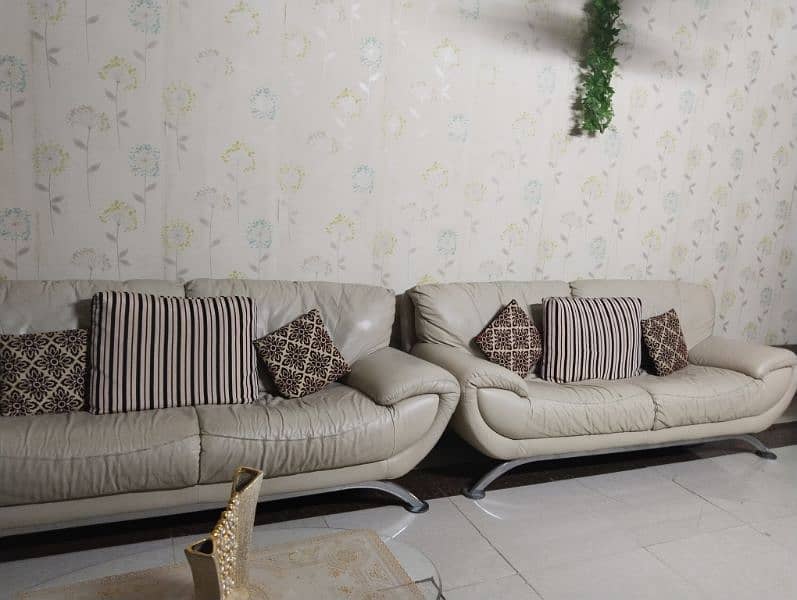 4 seater sofa with leather seat 100% 0