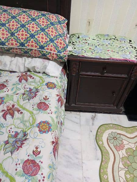bed side table+ dressing table 2