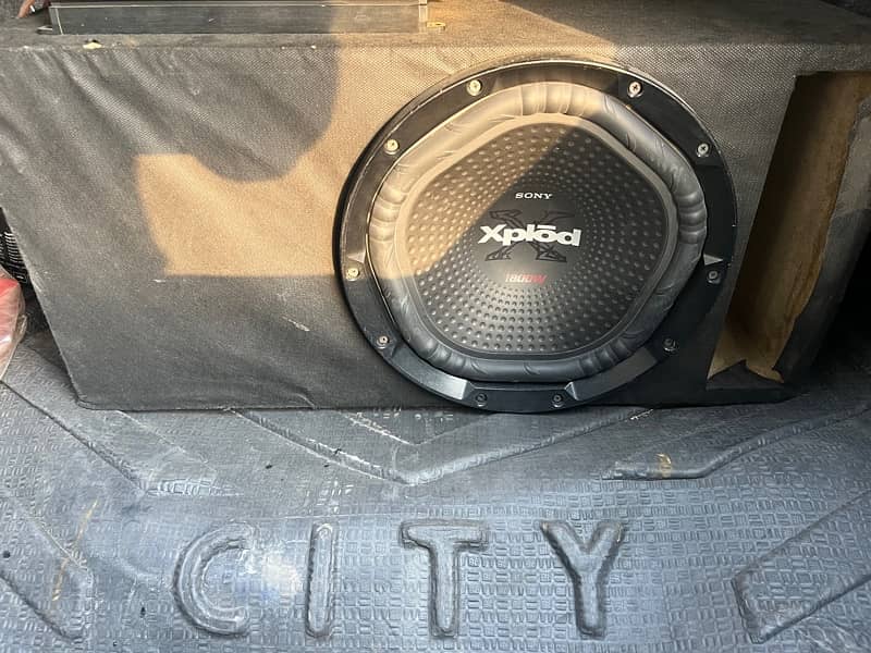 Sony Xplod 1800Watt Woofer with Base Tube 1