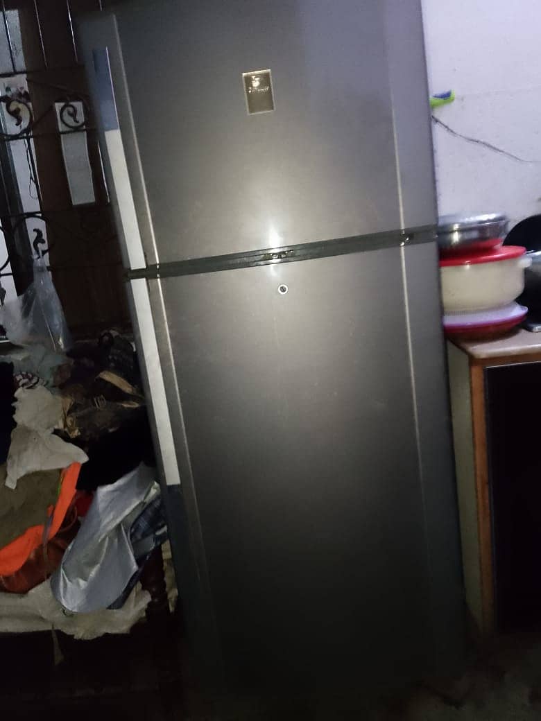 Dawlance Full size fridge for sale 0