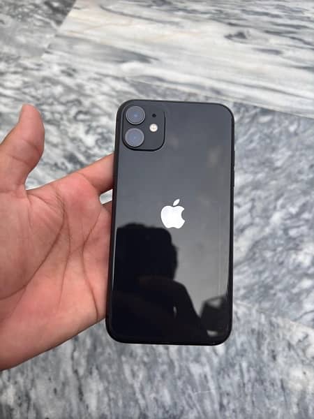 IPHONE 11 64GB (URGENT SALE) SIM TIME AVAILABLE 1