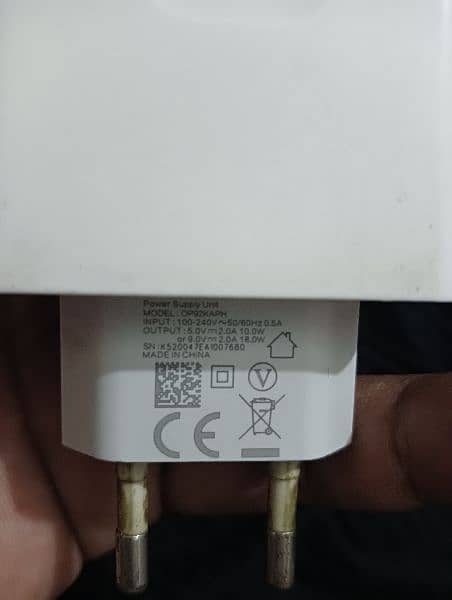 realme original charger 18 watts 1