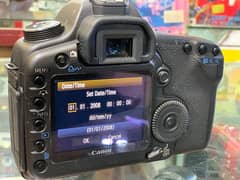 dslr camera canon 5d-mark2 full farme body 45000/ Whatsapp 03212306356