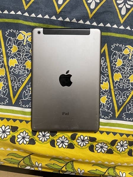 Apple iPad Mini 7.9-inch 16GB WiFi (Space Grey) (MF450B/A) 3