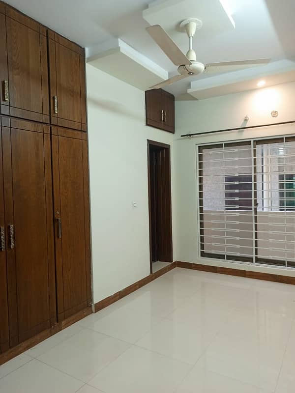 10 Marla triple-story & corner house for sale in Bahria Town Ph;4 Rawalpindi 17