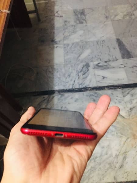 I want urgently sale iPhone 7 Plus red lush condition 35GB pta approve 5
