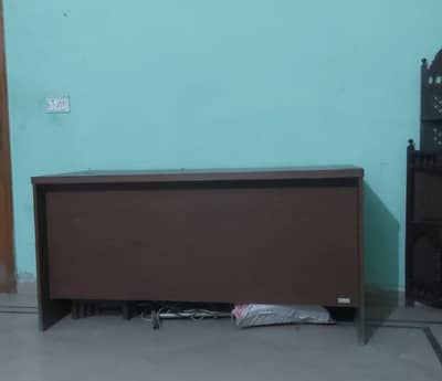 Office Table in very good condition
