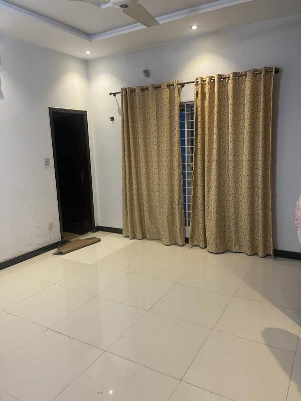 10 Marla Upper Portion For Rent In Paragon City Lahore 9