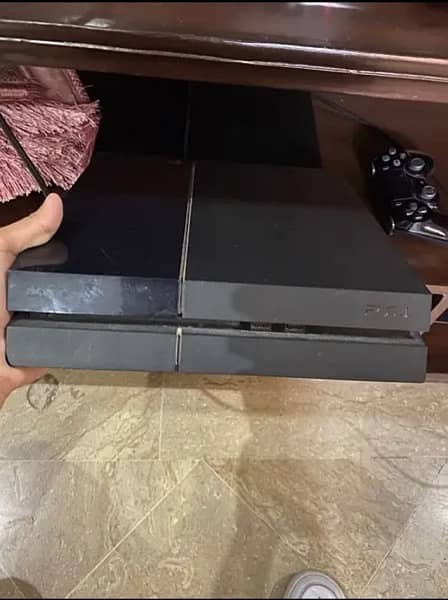 Ps4 fat 500gb along with controller 0