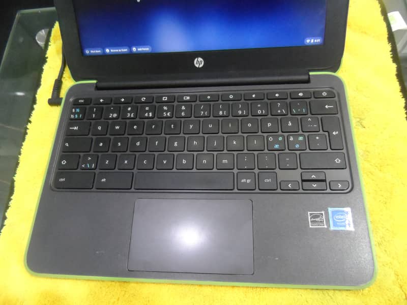 HP 11G5 Chromebook 4GB RAM , 32GB Storage Built in Playstore ! 0
