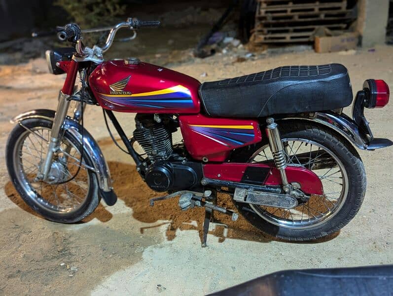 CG125 1981 model Lahore number 1