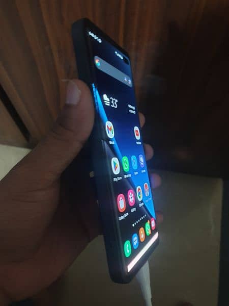 Samsung Galaxy S10 Plus 8gb 128gb in mint Condition 2