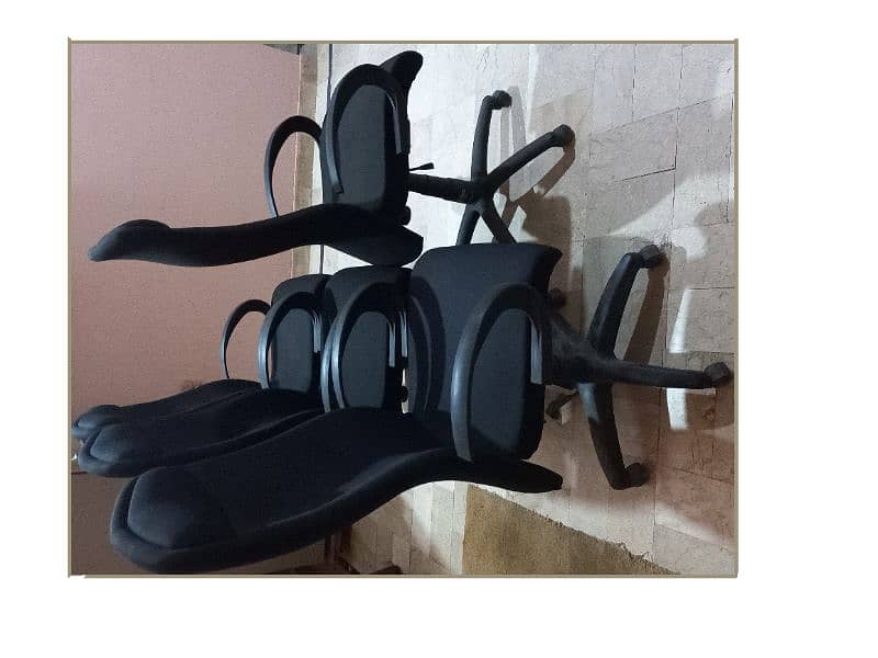 Slightly Use Officys Master Executive Chairs Available 2