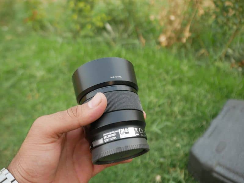 Sony A6400 + 50mm1.8 + 16-50mm kit lens 1