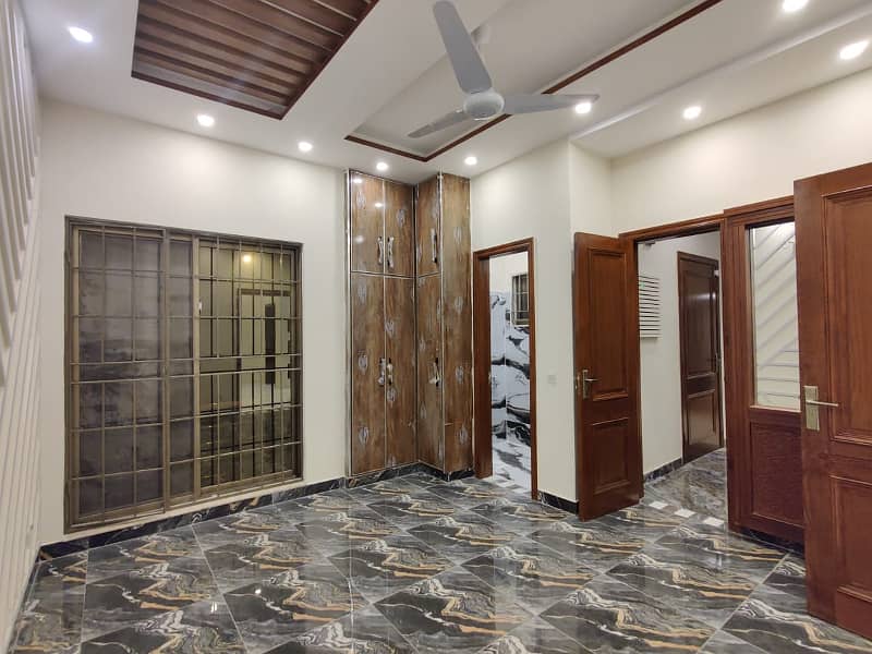 Ten Marla Non-Furnished Brand New House For Rent In Bahria Town, Lahore. 9