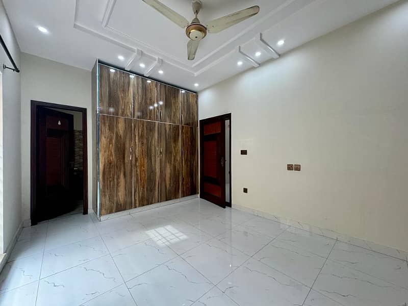 Five Marla Non-Furnished Brand New House For Rent In Bahria Town, Lahore. 10