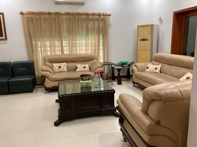DHA Phase 4 Executive Class Furnished Kanal Banglow With Garnator Back up power For Rent 0