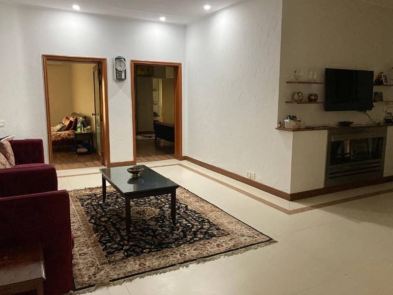 DHA Phase 4 Executive Class Furnished Kanal Banglow With Garnator Back up power For Rent 7