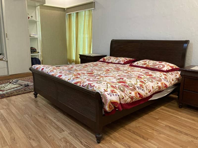 DHA Phase 4 Executive Class Furnished Kanal Banglow With Garnator Back up power For Rent 12