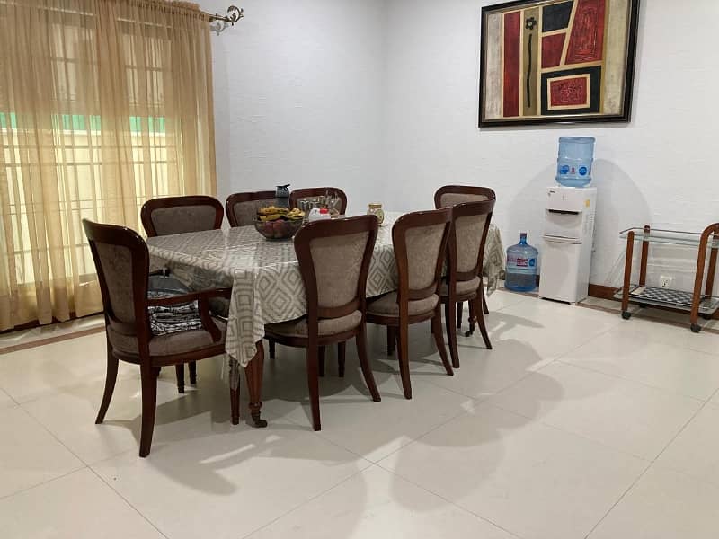 DHA Phase 4 Executive Class Furnished Kanal Banglow With Garnator Back up power For Rent 23