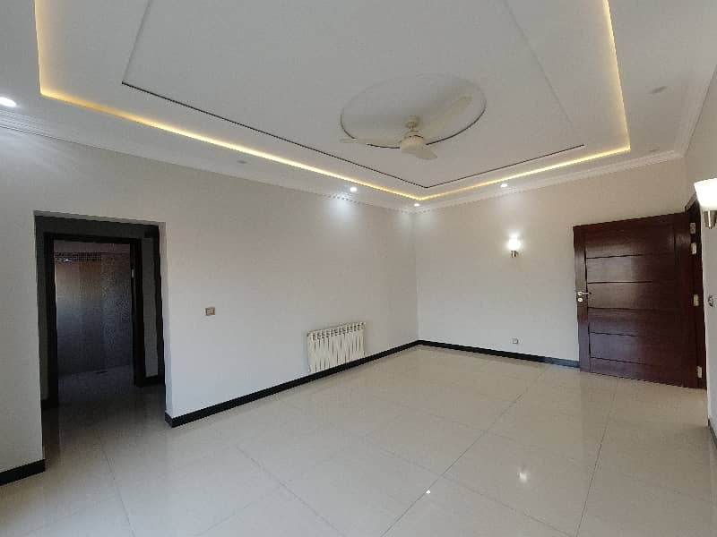 Unoccupied On Excellent Location House Of 26 Marla Is Available For Sale In Bahria Town Rawalpindi 47