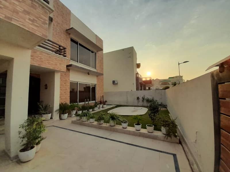 Bahria Town Phase 8, Overseas Block 1 Kanal Marla Designer House Perfectly Constructed Outstanding Location Near To Masjid Park School And Commercial Are 2