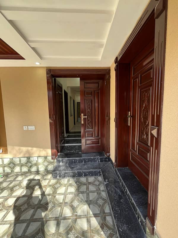 10 Marla Like A Brand New House For Sale In Bahria Town Lahore 0