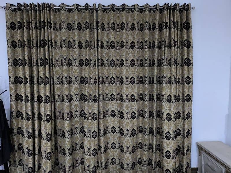 curtains available in mint condition 0