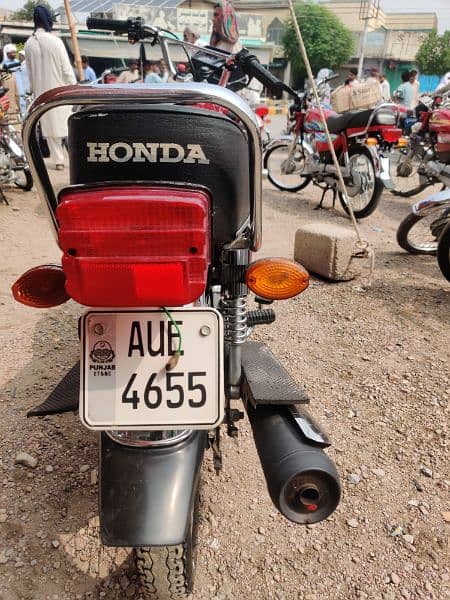 Honda 125 model 23 . . . . All Punjab number. . . All documents okay . . . 2