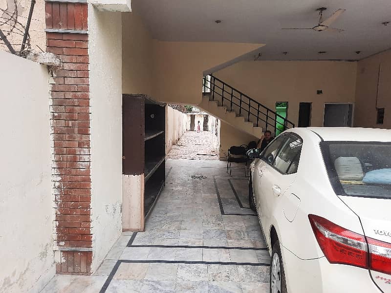 2 Kanal Commercial House Available For Rent 11