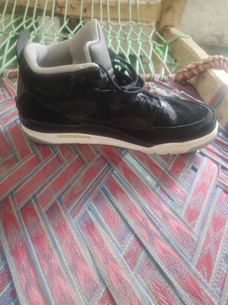like new branded shoes Jordan 2
