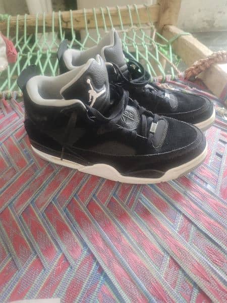 like new branded shoes Jordan 4