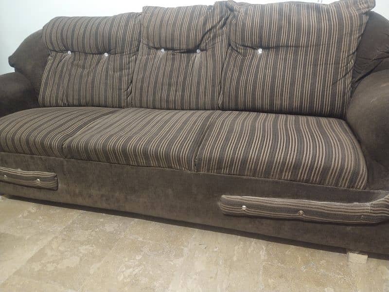 Sofa with heavy material 3