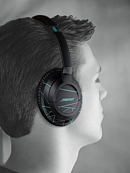 Bose  SoundTrue Around-Ear Headphones - Black/Mint 3
