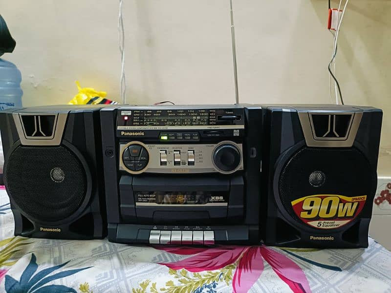 Panasonic RX-CS730
Radio and tape 9