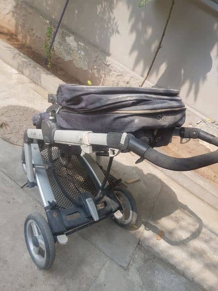 imported baby pram, made in Italy 9