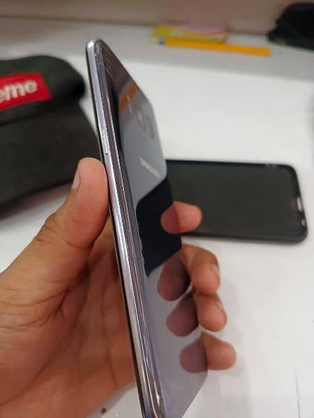 Samsung Galaxy S8 Edge & Only Phone 7