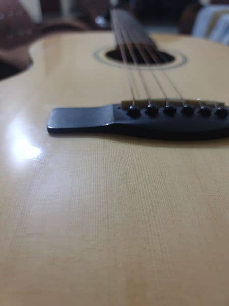 Semi Acoustic Guitar Mint Condition. Condenser recording guitar 7