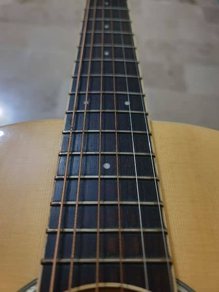 Semi Acoustic Guitar Mint Condition. Condenser recording guitar 12