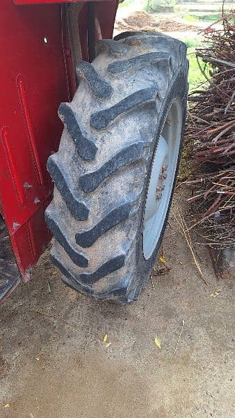 240 Massey Ferguson 2