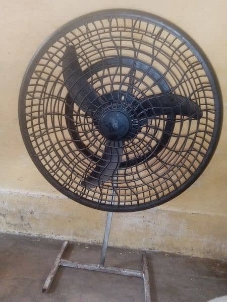 12 v fast fan with stand and charger 10 0